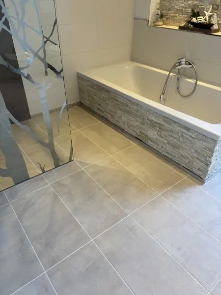 Fliesenarbeiten Boden – Bild 6